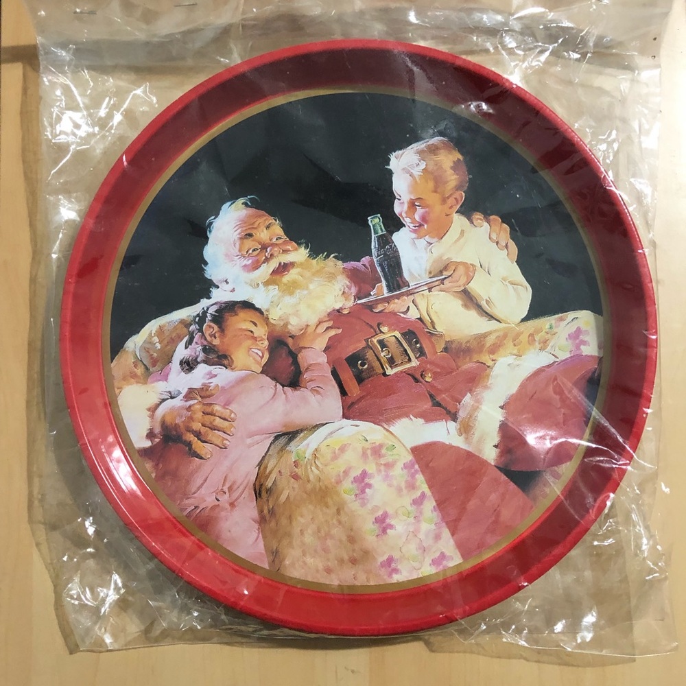 Vintage 1995 Coca-Cola Coke Santa with Kids Round Tray